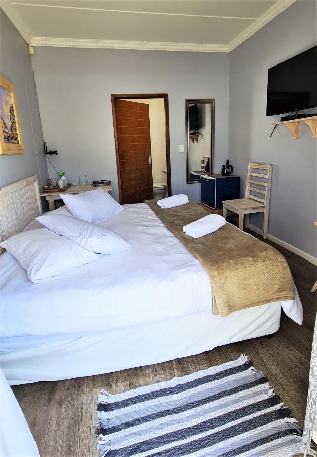 Tiende Laan Bed & Breakfast And Self-Catering Уолфиш-Бей Экстерьер фото