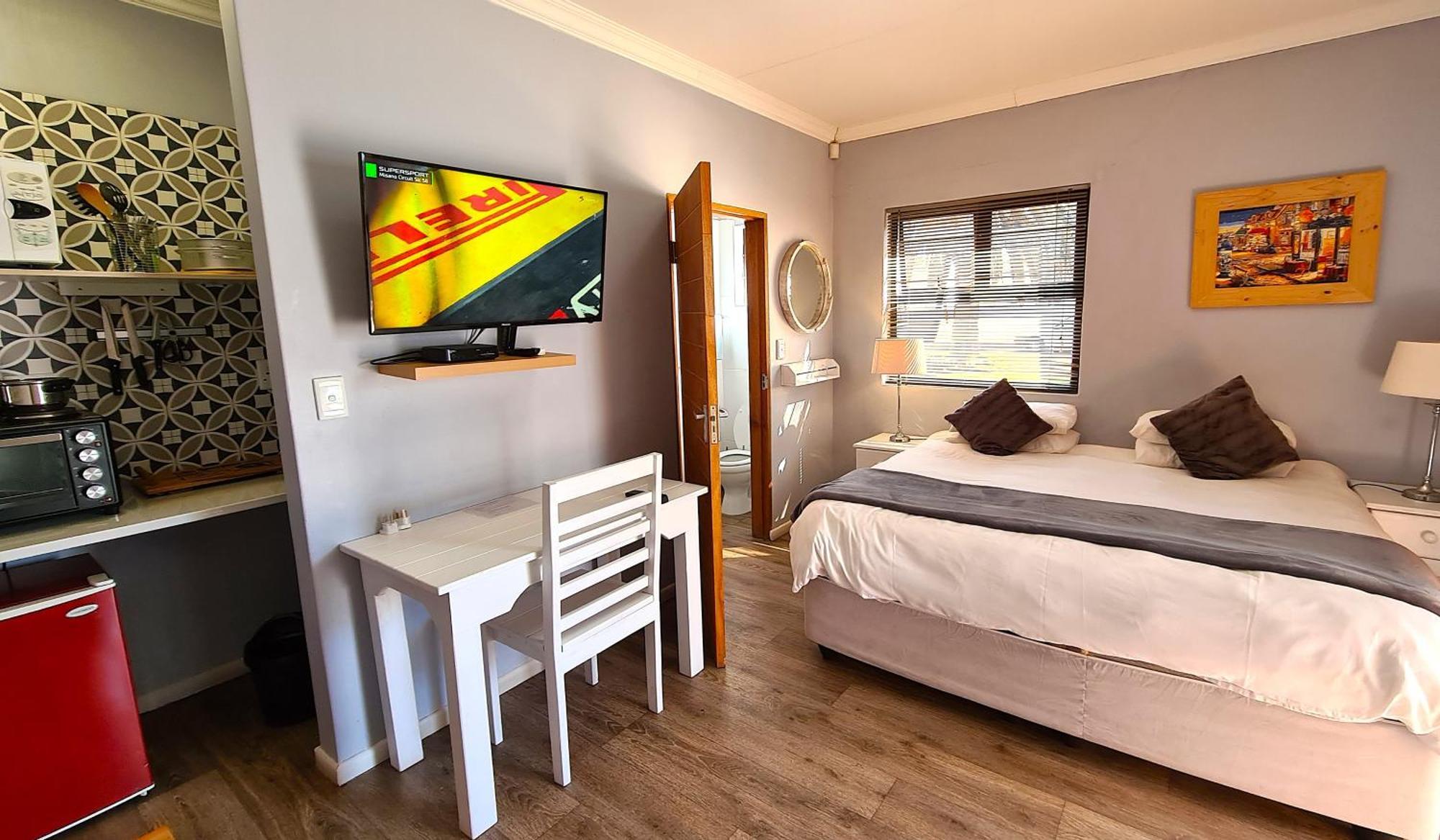 Tiende Laan Bed & Breakfast And Self-Catering Уолфиш-Бей Экстерьер фото
