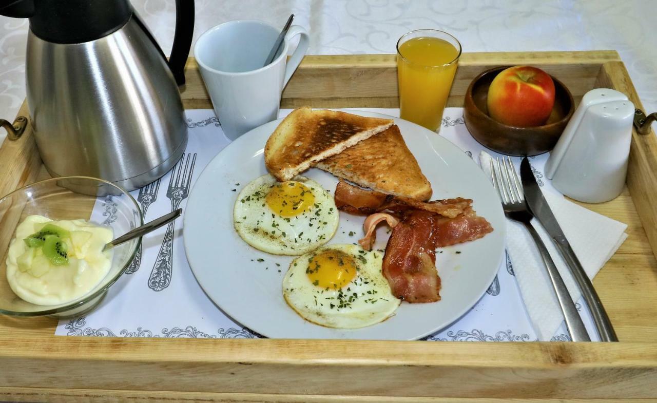Tiende Laan Bed & Breakfast And Self-Catering Уолфиш-Бей Экстерьер фото