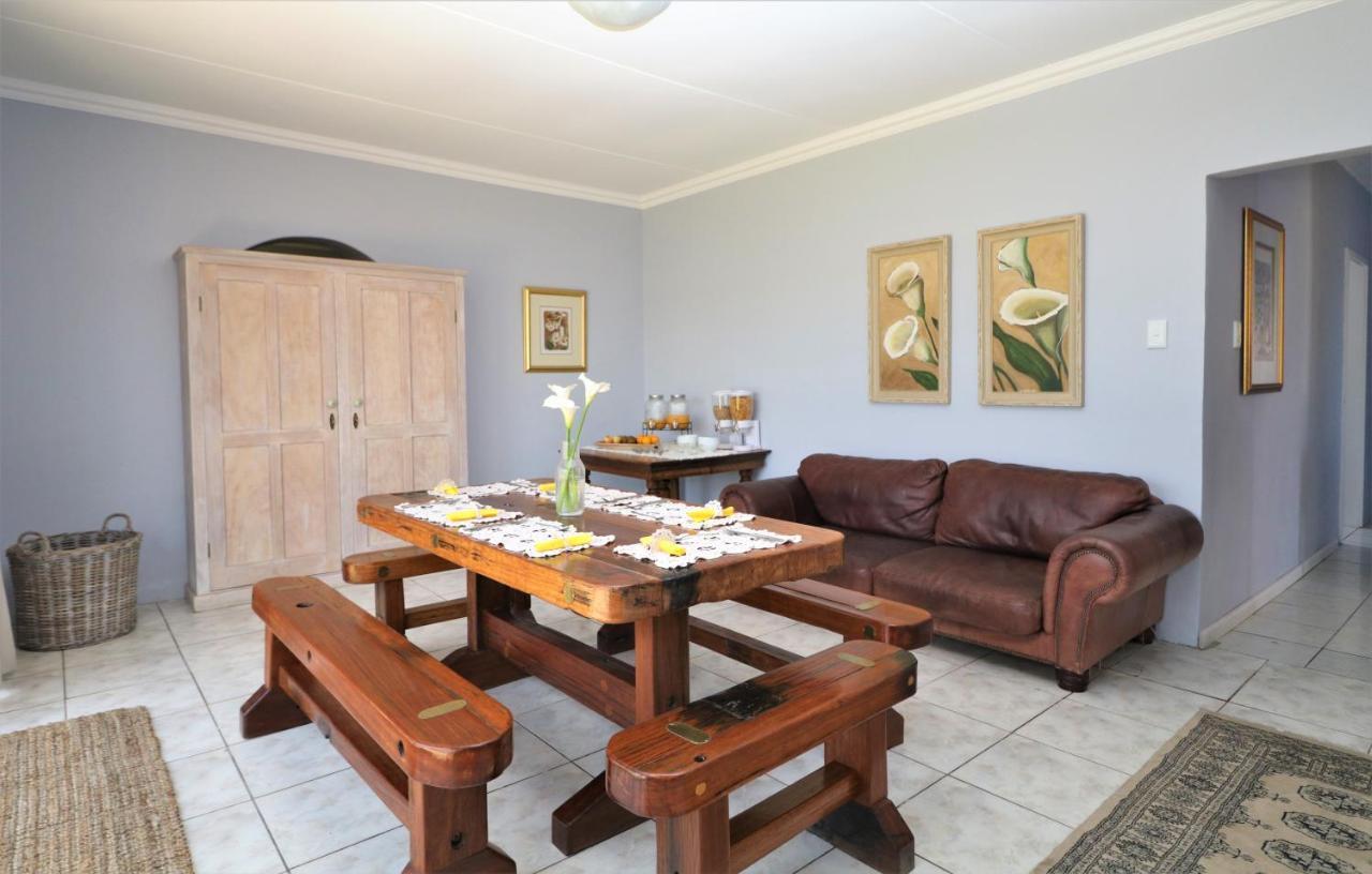 Tiende Laan Bed & Breakfast And Self-Catering Уолфиш-Бей Экстерьер фото