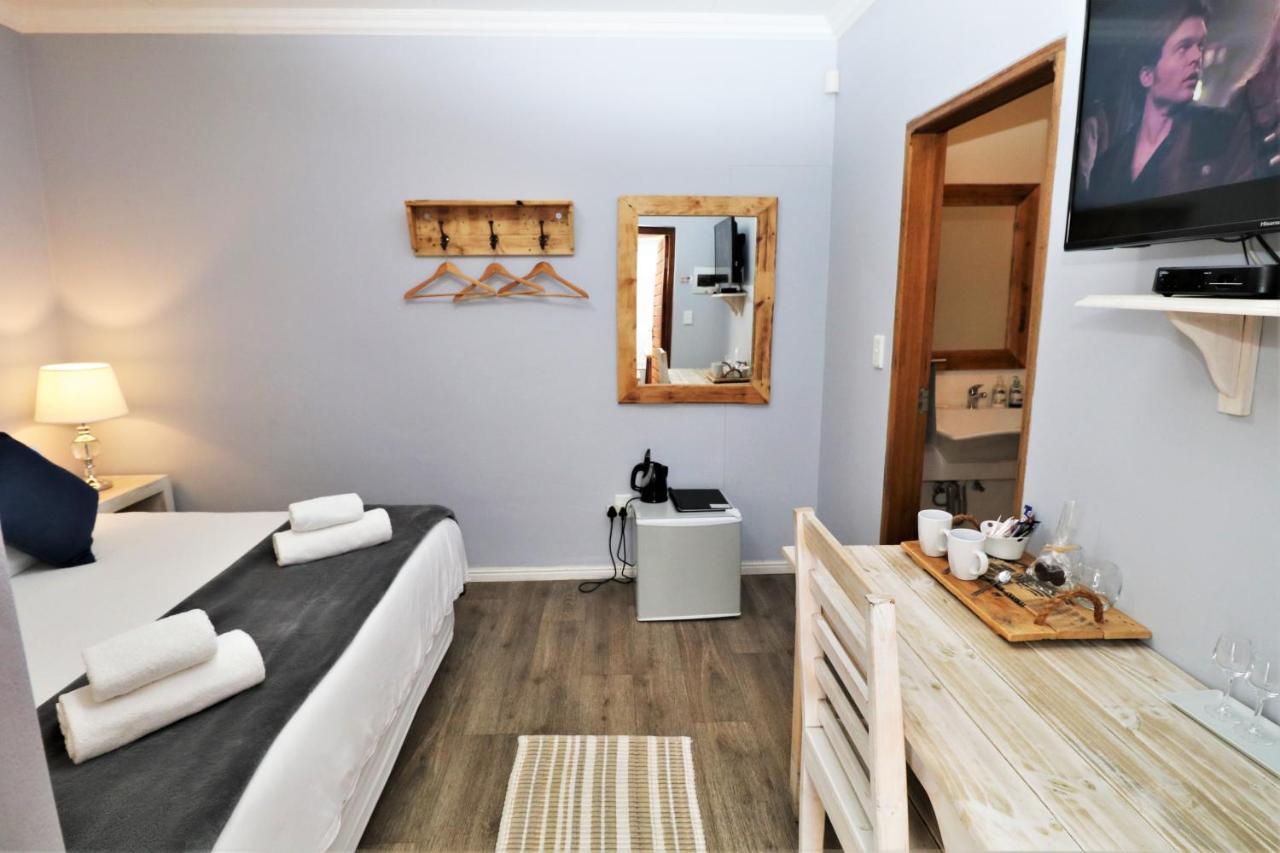 Tiende Laan Bed & Breakfast And Self-Catering Уолфиш-Бей Экстерьер фото